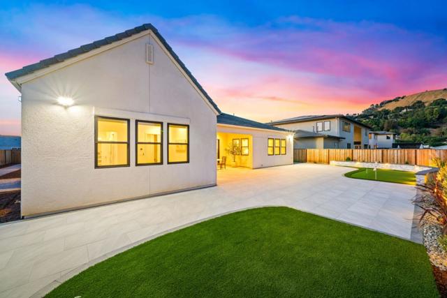 18312 Corte Simon, Morgan Hill CA: https://media.crmls.org/mediaz/3654f903-0ad2-4664-b81e-953bb78d1d62.jpg