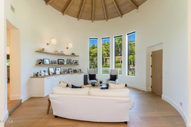 4435 Encinas Drive, La Canada Flintridge CA: https://media.crmls.org/mediaz/36551259-a518-486c-b369-df2c636cd2d7.jpg