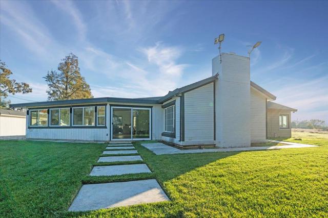 9350 Bond Road, Elk Grove CA: https://media.crmls.org/mediaz/3655cdcf-2645-4a1c-b941-be5da5ecfb61.jpg