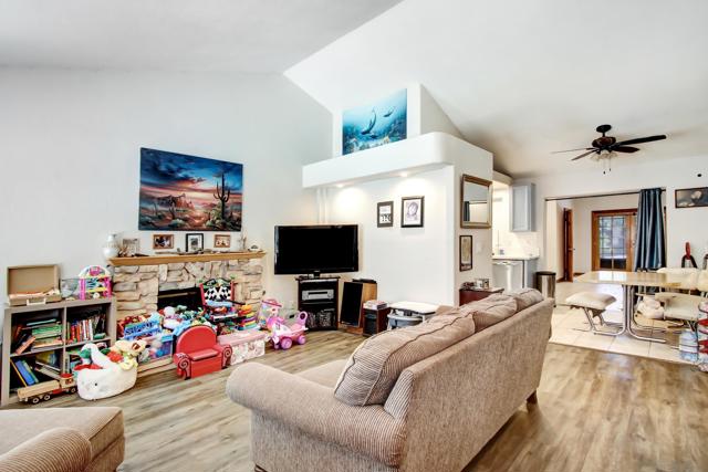 30485 Anaconda Ct, Temecula CA: https://media.crmls.org/mediaz/3656d087-bd33-4980-8966-e503756c6105.jpg
