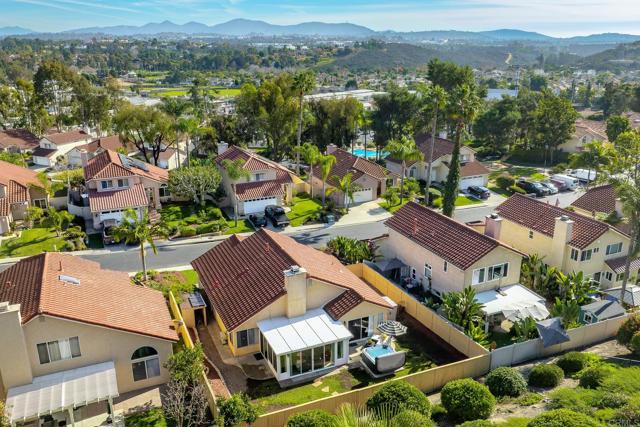 Detail Gallery Image 31 of 35 For 1745 Crystal Ridge Way, Vista,  CA 92081 - 2 Beds | 2 Baths