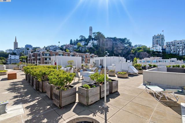 156 Lombard St, San Francisco CA: https://media.crmls.org/mediaz/365707d7-0674-4b34-9122-221a7d0da921.jpg