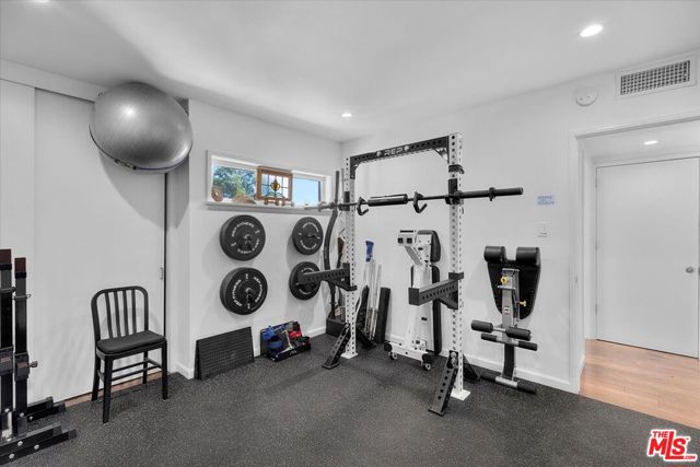 8809 Appian Way, Los Angeles CA: https://media.crmls.org/mediaz/36571695-9309-499c-9b81-b45b31b97687.jpg