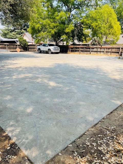 2224 Roanoke Avenue, Sacramento CA: https://media.crmls.org/mediaz/365787d1-775b-48a3-a109-54bcc5eec00d.jpg