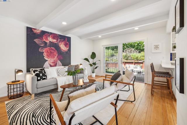 124 MARSHA PLACE, Lafayette CA: https://media.crmls.org/mediaz/365803c5-d50f-43de-a110-38ba3bdb3e03.jpg