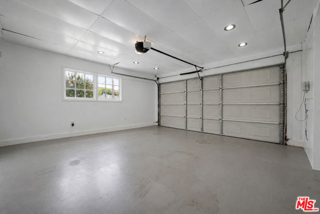 12773 La Maida Street photo 30