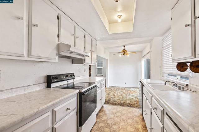 2924 N Francisco Way, Antioch CA: https://media.crmls.org/mediaz/3658b522-b6a0-4357-9b5a-c3d1143d06e9.jpg