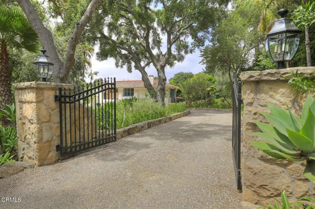 2607 Puesta Del Sol, Santa Barbara CA: https://media.crmls.org/mediaz/36592f84-30ed-49ce-8b3e-e4d5ece872d4.jpg