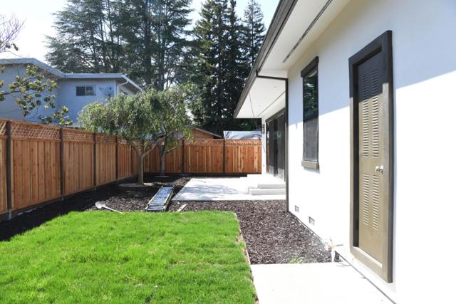 95 Centre Street, Mountain View CA: https://media.crmls.org/mediaz/365af952-3733-46c9-88f2-2c1b9137f02b.jpg