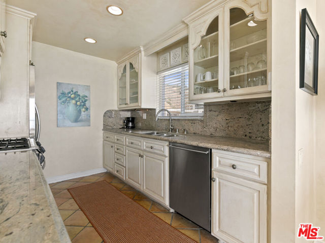22626 Pacific Coast Highway, Malibu CA: https://media.crmls.org/mediaz/365c174c-bea5-45d7-85af-b5075445eb11.jpg