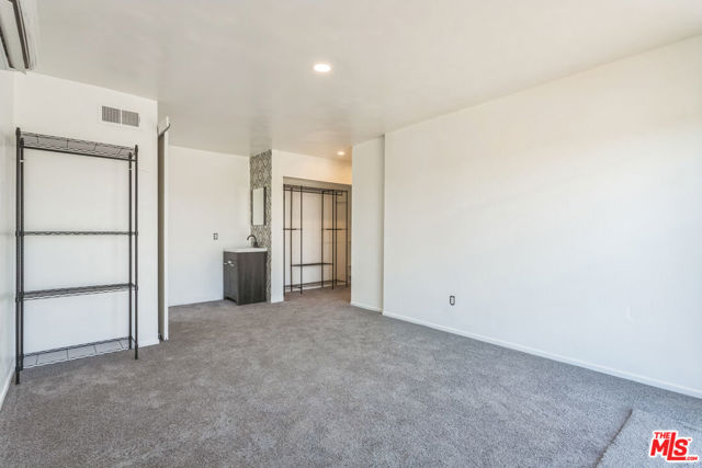 18834 Wellhaven Street, Canyon Country CA: https://media.crmls.org/mediaz/365c21f8-d60a-408f-b988-6c414a89e80c.jpg