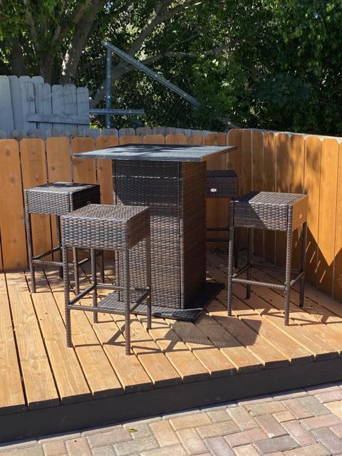 Bar B Que area