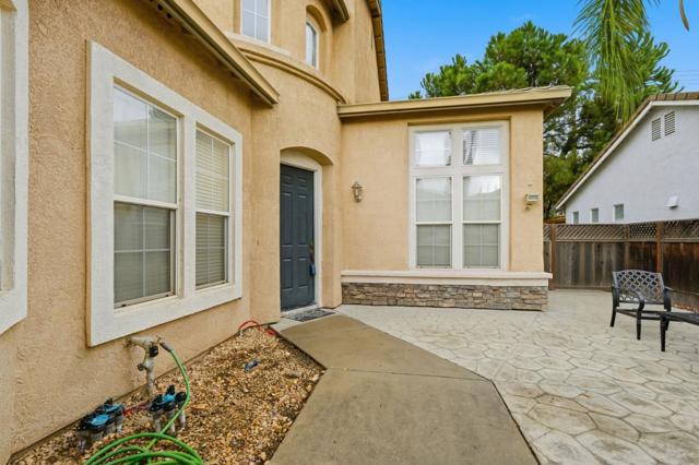2405 Summerlin Drive, Modesto CA: https://media.crmls.org/mediaz/365cd281-d4a9-435e-a8ee-b51d023d62cc.jpg