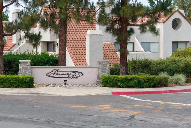 17925 Caminito Pinero, San Diego CA: https://media.crmls.org/mediaz/365d144c-991e-4d64-ae34-03b9799e3d8d.jpg