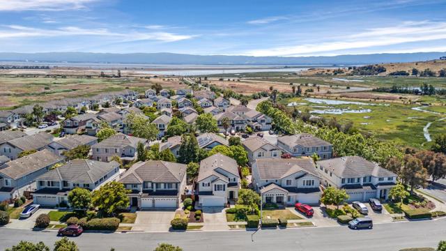 36075 Crystal Springs Drive, Newark CA: https://media.crmls.org/mediaz/365d1fd5-0a13-411d-be23-409bdaa62da9.jpg