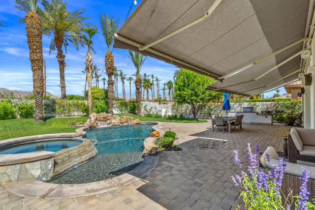 80030 Via Valerosa, La Quinta CA: https://media.crmls.org/mediaz/365e67e9-7b5f-41c9-a7be-ac19e76c674d.jpg