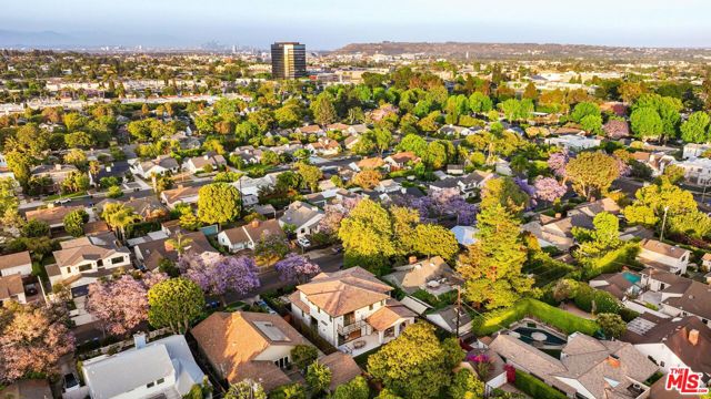 3267 Colby Avenue, Los Angeles CA: https://media.crmls.org/mediaz/365e70e8-6c4f-4e13-a239-31674c74ab42.jpg