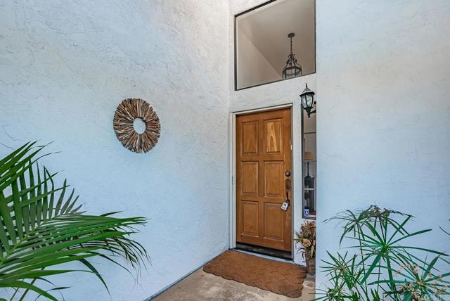 729 Poinsettia Park, Encinitas CA: https://media.crmls.org/mediaz/365f787c-f10f-45d4-a3c8-f27fcc493e8b.jpg