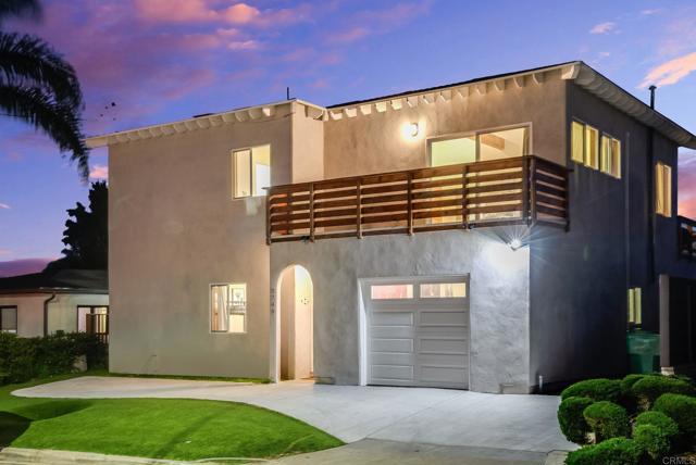 Detail Gallery Image 2 of 32 For 3749 Kingsley St, San Diego,  CA 92106 - 4 Beds | 4 Baths