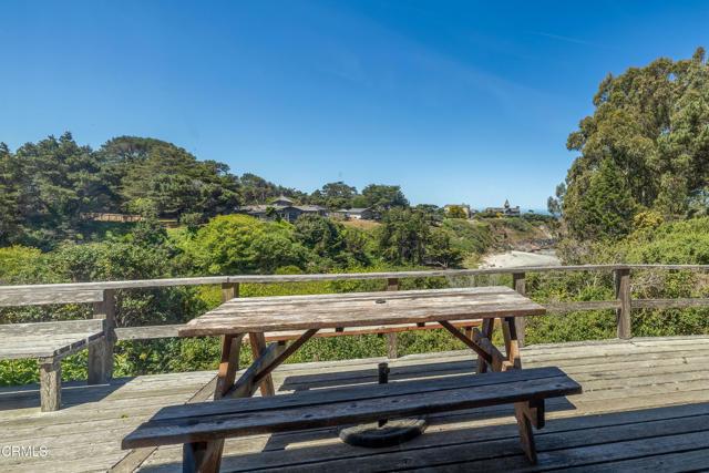 16920 Ocean Drive, Fort Bragg CA: https://media.crmls.org/mediaz/365fc217-bfd5-4294-8cc9-3feaa9e3b8d0.jpg