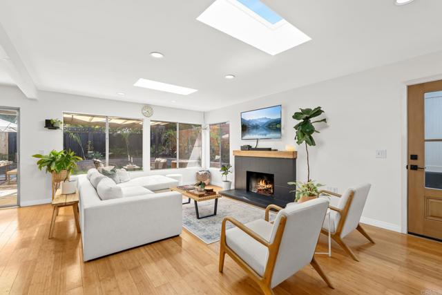 Detail Gallery Image 7 of 37 For 6727 Corintia St, Carlsbad,  CA 92009 - 3 Beds | 2 Baths