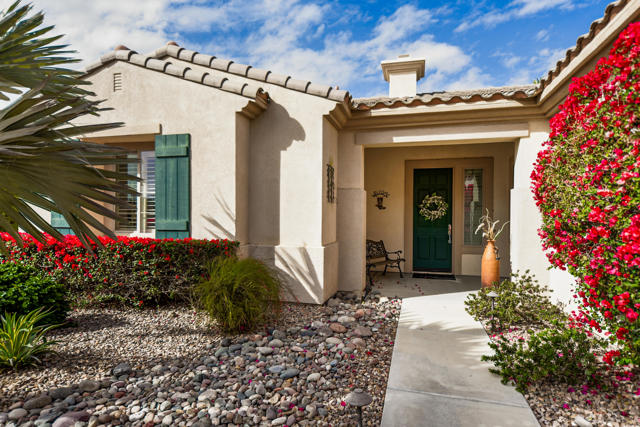 40973 Corte La Fonda, Indio CA: https://media.crmls.org/mediaz/365fe6c8-5844-4538-8572-2f50baf697b5.jpg