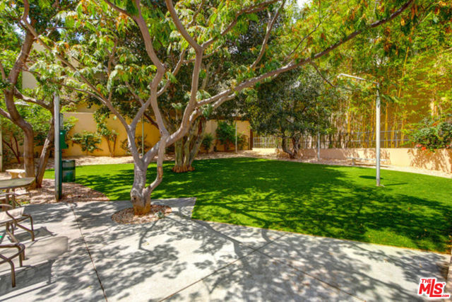 1155 N La Cienega Boulevard, West Hollywood CA: https://media.crmls.org/mediaz/36605541-ecd7-4cd7-9642-36667e738d9c.jpg