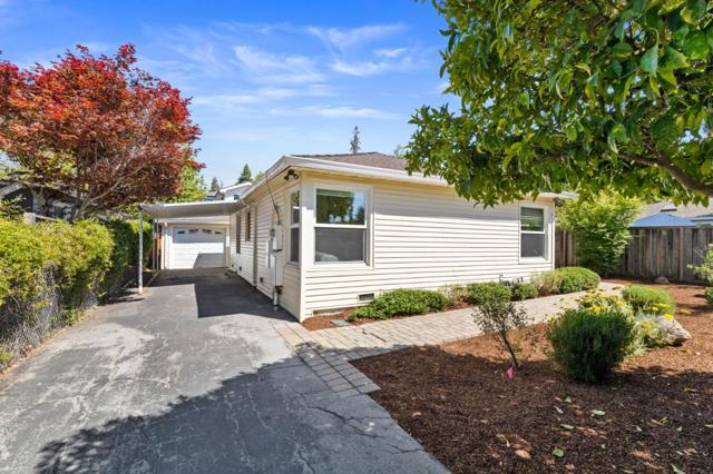 166 Willow Road, Menlo Park CA: https://media.crmls.org/mediaz/36608feb-0fa6-4100-bfbb-98443afd28e9.jpg