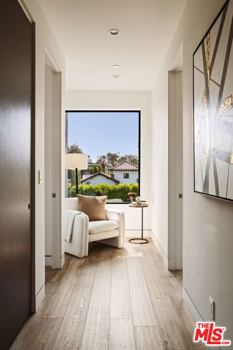 816 N Stanley Avenue, Los Angeles CA: https://media.crmls.org/mediaz/36610a50-55e3-4bba-ba68-784681056866.jpg