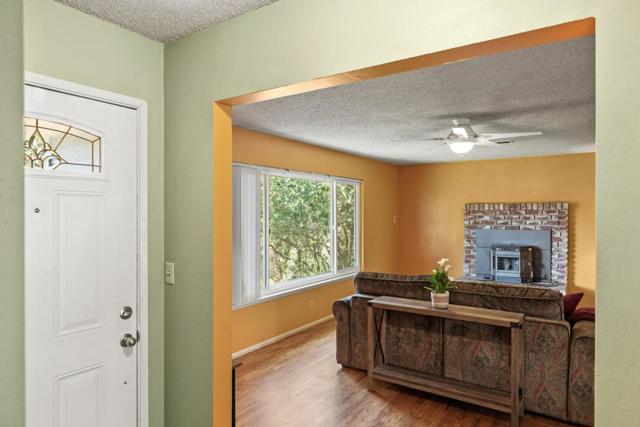 19060 Oak Heights Drive, Salinas CA: https://media.crmls.org/mediaz/366167c4-ea58-428a-8d2d-3513ed6b88ac.jpg