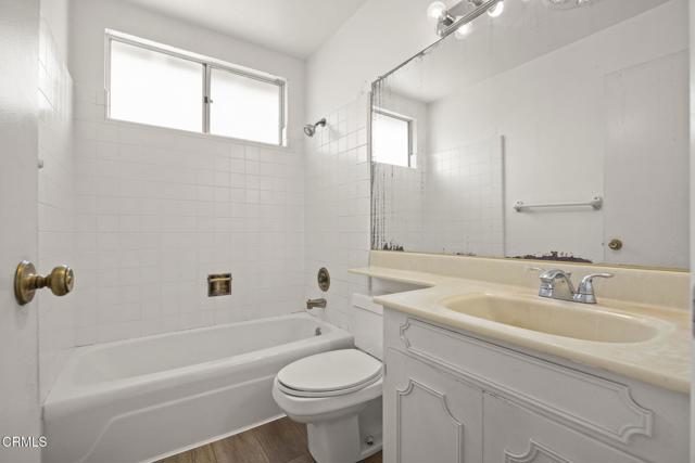 1138 Lantana Street, Camarillo CA: https://media.crmls.org/mediaz/366281b2-28c7-4d78-9169-27ab1f9f22d9.jpg