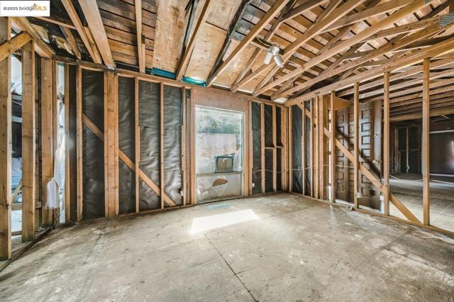 11201 Lochard Street, Oakland CA: https://media.crmls.org/mediaz/36636dd7-1e22-4017-803e-7bc91be56060.jpg