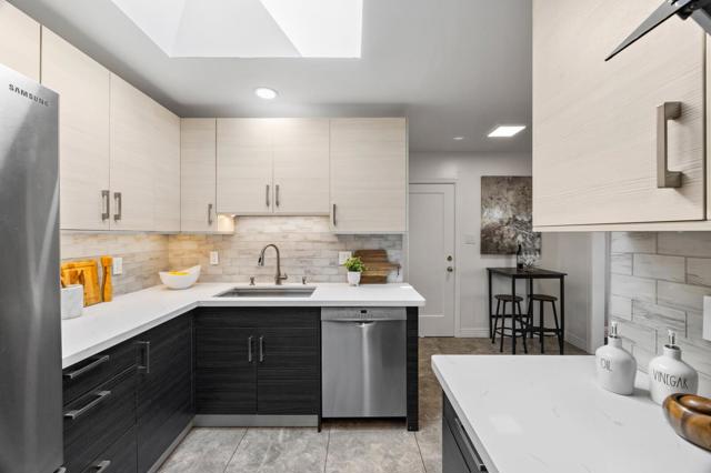 1096 Hawthorne Drive, San Mateo CA: https://media.crmls.org/mediaz/3663719e-1d65-4676-8514-e13d436df0ce.jpg