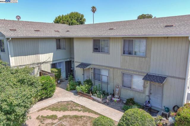 350 Smalley Ave, Hayward CA: https://media.crmls.org/mediaz/36639cde-a35d-4c78-a68b-129de11bde03.jpg