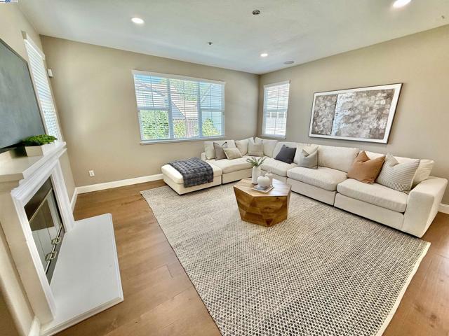5825 Dresslar Cir, Livermore CA: https://media.crmls.org/mediaz/3664246e-61fb-4a21-b299-5ba6471737ca.jpg