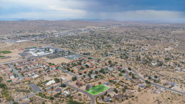 56800 Zuni Trail, Yucca Valley CA: https://media.crmls.org/mediaz/366425bd-fa06-4387-a1f4-25d9fdf9f22e.jpg