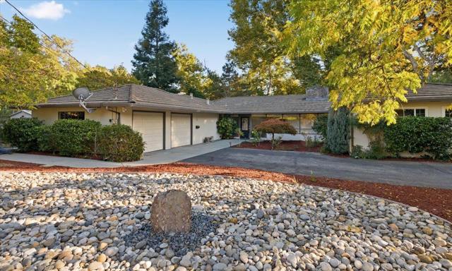 20510 Brookwood Lane, Saratoga CA: https://media.crmls.org/mediaz/36643dcb-65ab-4645-9eee-7422b427d300.jpg