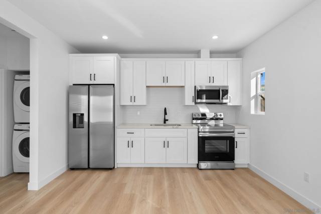 Image 9 of 26 For 322 Pardee St