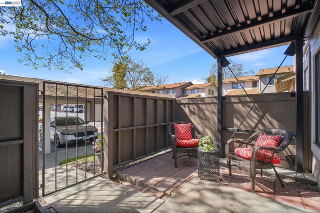 267 Famoso Plz, Union City CA: https://media.crmls.org/mediaz/36654f06-3db2-4076-8449-1875341197c6.jpg