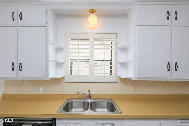 Detail Gallery Image 7 of 31 For 3411 S Cochran Ave, Los Angeles,  CA 90016 - 3 Beds | 2 Baths