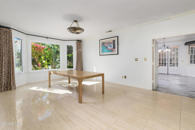 29515 Weeping Willow Drive, Agoura Hills CA: https://media.crmls.org/mediaz/3665fc11-4e1d-469f-a3fd-1640f06ad7a6.jpg