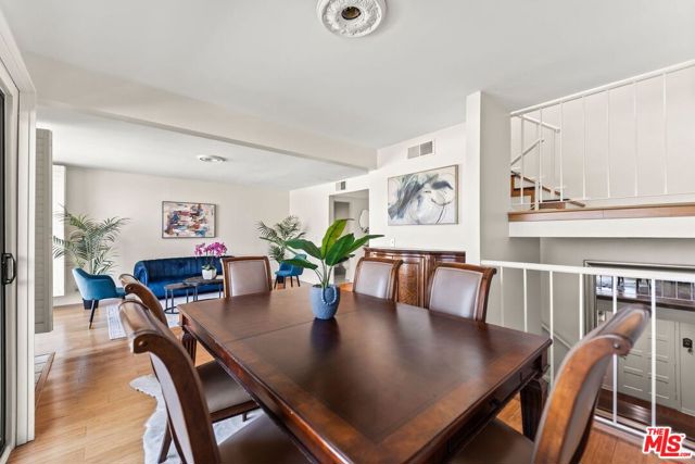 4227 Freedom Drive, Calabasas CA: https://media.crmls.org/mediaz/36672b0d-285f-46bd-98ec-32439ed768d0.jpg
