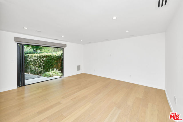 310 Beloit Avenue, Los Angeles CA: https://media.crmls.org/mediaz/366732d9-8018-46ba-b82a-a5c822beb9a9.jpg