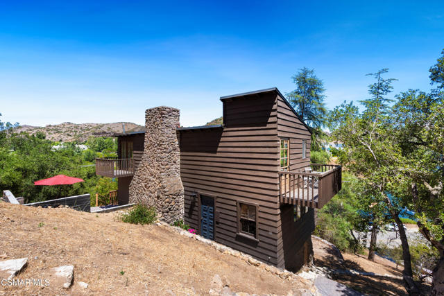 141 Lake Sherwood Drive, Lake Sherwood CA: https://media.crmls.org/mediaz/3667c639-62fd-46d4-9642-2611ffc9cd1e.jpg