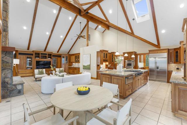 14205 Shannon Road, Los Gatos CA: https://media.crmls.org/mediaz/3668b889-447f-4146-a31e-8581d68160c0.jpg