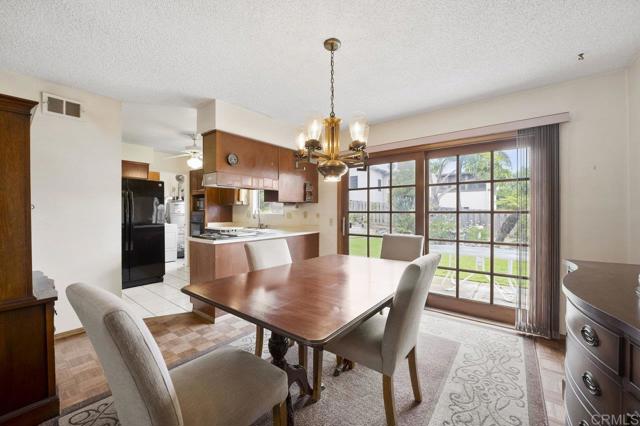 1113 Camino Del Sol Circle, Carlsbad CA: https://media.crmls.org/mediaz/3668cec8-460e-4d69-bb99-b50db29e7336.jpg