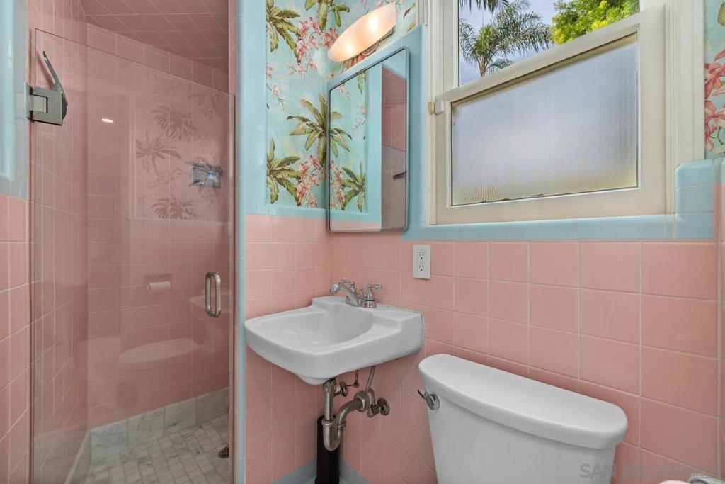 https://media.crmls.org/mediaz/36693c09-110a-4737-80fa-84c8e9cec5e6.jpg?preset=X-Large