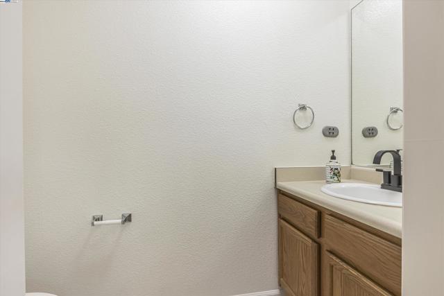 Image 24 of 34 For 20363 Royal Ave