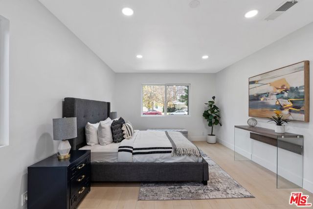 5413 Halbrent Avenue, Sherman Oaks CA: https://media.crmls.org/mediaz/366a3751-b795-462b-b22f-ba133297cb59.jpg