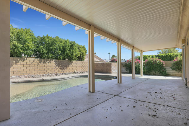 Image 28 of 42 For 78354 Calico Glen Drive